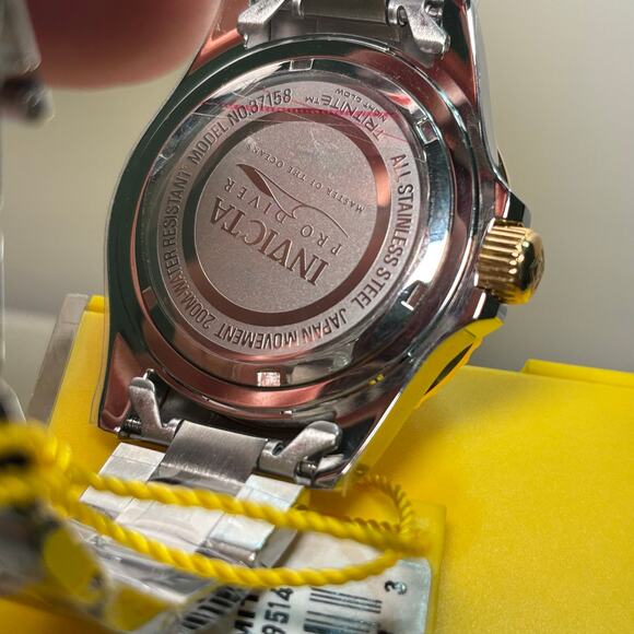 Invicta Pro Diver 37158 Men's Quartz Watch 40mm Black Dial Two Tone Bracelet - Picture 8 of 17